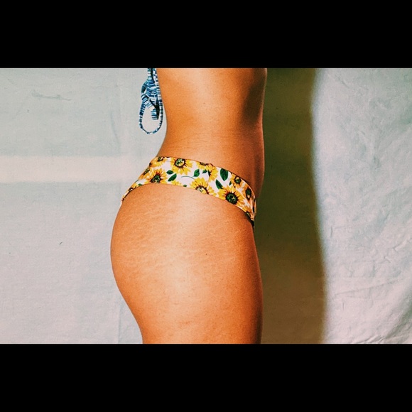 Sunflower bikini bottom - Picture 3 of 4